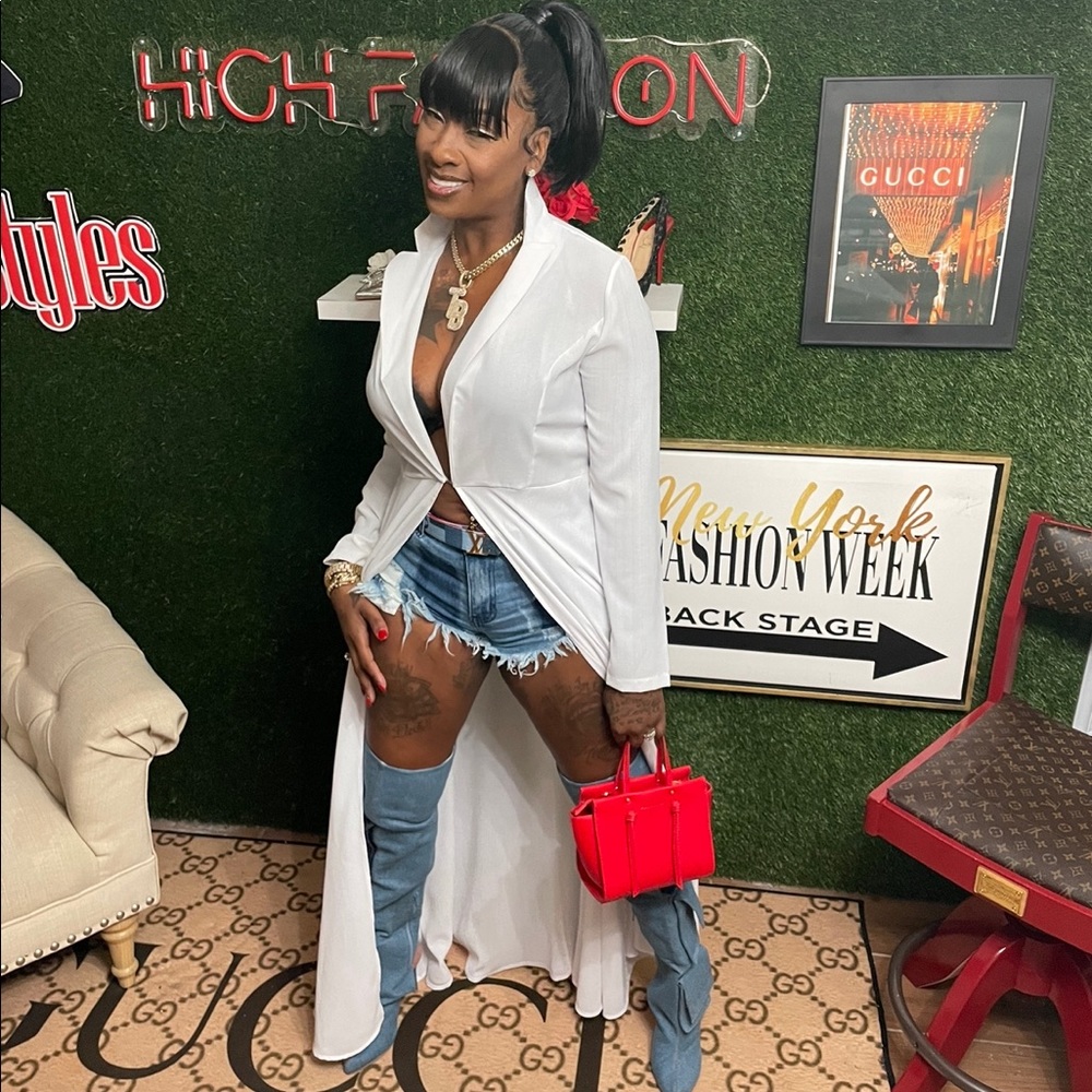 Meet your Posher, Posh